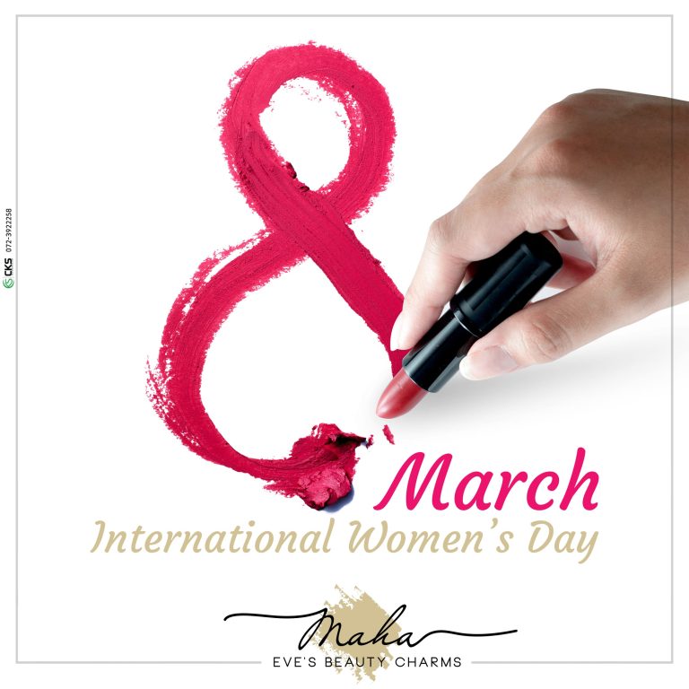 Beautiful,Womans,Hand,With,Manicure,Holding,Business,Card.,Office,Work